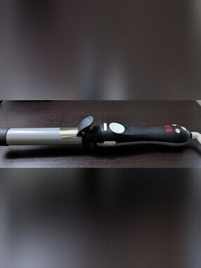 Beachwaver S1.25 BW1138 Rotating Curling Iron Silver/Black – Excellent